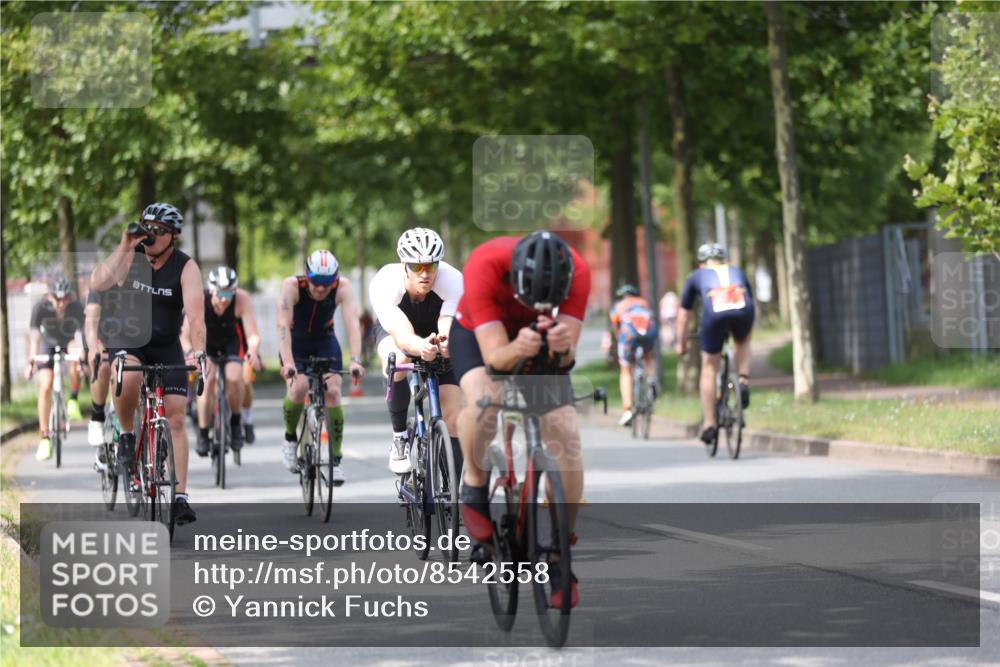 10.08.2025 - GEWOBA Citytriathlon Bremen Yannick Fuchs http://msf.ph/oto/8542558 10.08.2025 12:48:40 Radfahren 564, 616, 621, 627, 630, 655, 657, 687, 717, 793, 839, 857, 876, 897, 932, 1026 meine-sportfotos.de