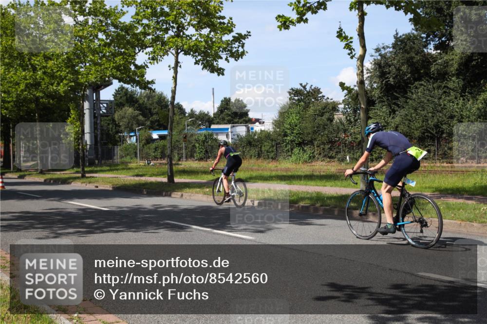 10.08.2025 - GEWOBA Citytriathlon Bremen Yannick Fuchs http://msf.ph/oto/8542560 10.08.2025 14:32:40 Radfahren 15, 82, 96, 118, 243, 284, 393, 420, 435 meine-sportfotos.de