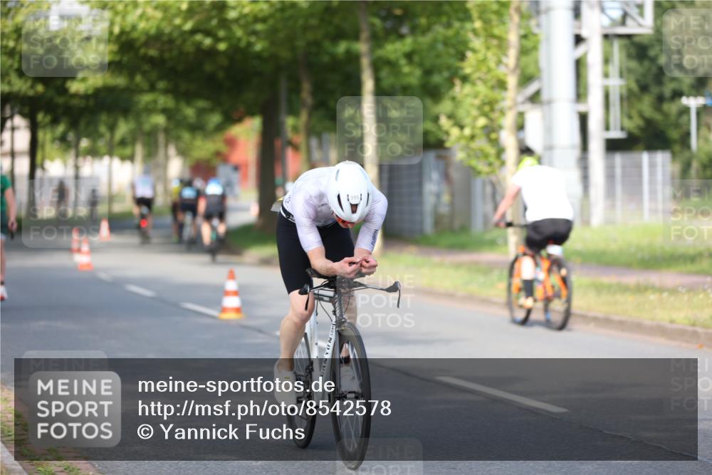 10.08.2025 - GEWOBA Citytriathlon Bremen Yannick Fuchs http://msf.ph/oto/8542578 10.08.2025 10:41:45 Radfahren 3, 9, 177, 223, 395, 410 meine-sportfotos.de
