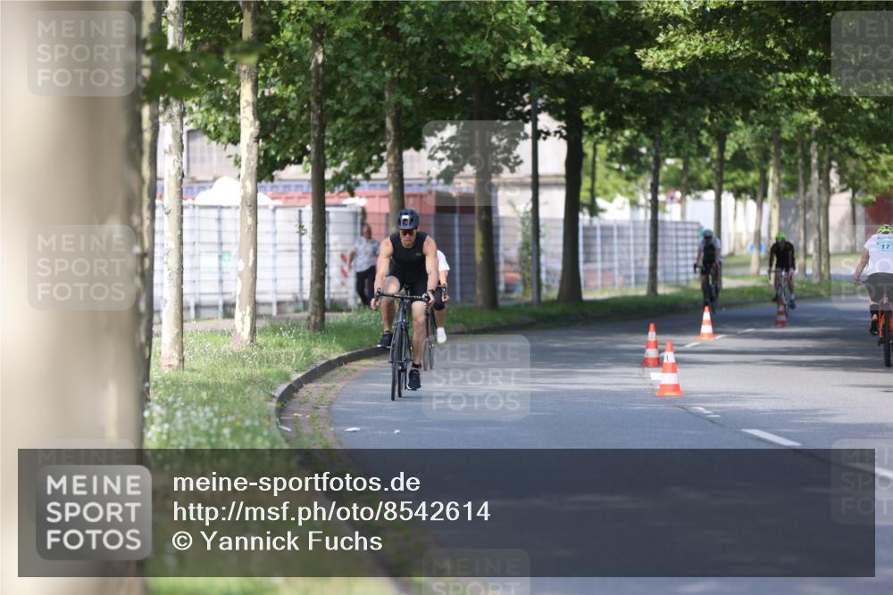 10.08.2025 - GEWOBA Citytriathlon Bremen Yannick Fuchs http://msf.ph/oto/8542614 10.08.2025 10:41:49 Radfahren 3, 9, 177, 223, 395, 410 meine-sportfotos.de