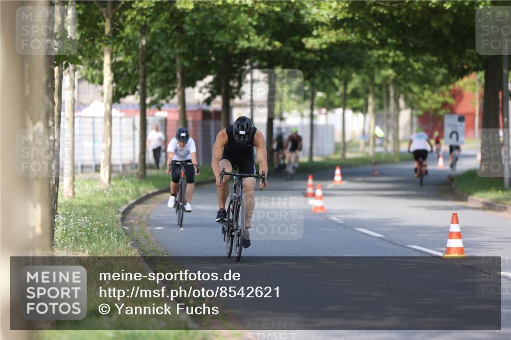10.08.2025 - GEWOBA Citytriathlon Bremen Yannick Fuchs http://msf.ph/oto/8542621 10.08.2025 10:41:51 Radfahren 3, 9, 41, 177, 223, 395, 410 meine-sportfotos.de