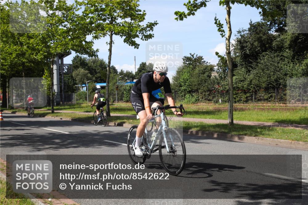 10.08.2025 - GEWOBA Citytriathlon Bremen Yannick Fuchs http://msf.ph/oto/8542622 10.08.2025 14:32:47 Radfahren 15, 82, 96, 118, 122, 243, 387, 420, 435, 501 meine-sportfotos.de