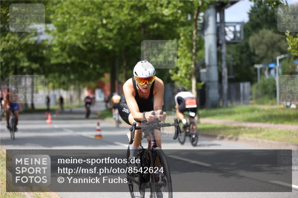 10.08.2025 - GEWOBA Citytriathlon Bremen Yannick Fuchs http://msf.ph/oto/8542624 10.08.2025 12:48:47 Radfahren 564, 578, 616, 621, 627, 630, 655, 657, 687, 717, 788, 793, 857, 876, 897, 932, 1026 meine-sportfotos.de