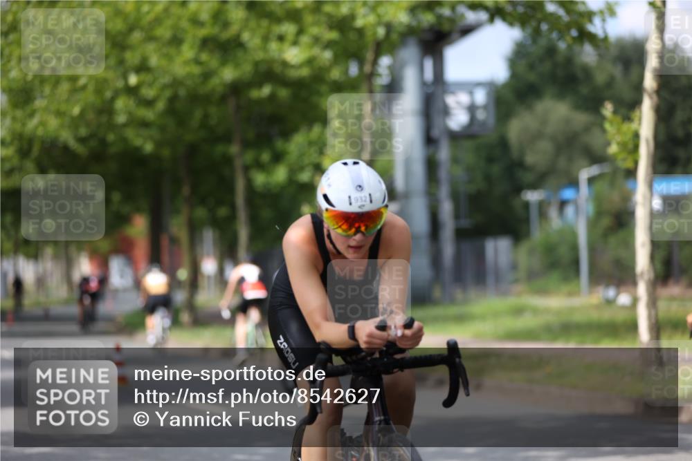 10.08.2025 - GEWOBA Citytriathlon Bremen Yannick Fuchs http://msf.ph/oto/8542627 10.08.2025 12:48:47 Radfahren 564, 578, 616, 621, 627, 630, 655, 657, 687, 717, 788, 793, 857, 876, 897, 932, 1026 meine-sportfotos.de