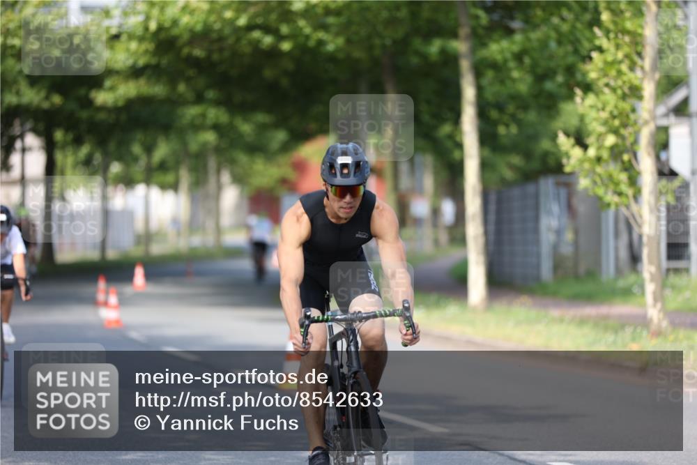 10.08.2025 - GEWOBA Citytriathlon Bremen Yannick Fuchs http://msf.ph/oto/8542633 10.08.2025 10:41:52 Radfahren 3, 9, 41, 177, 223, 395, 410 meine-sportfotos.de
