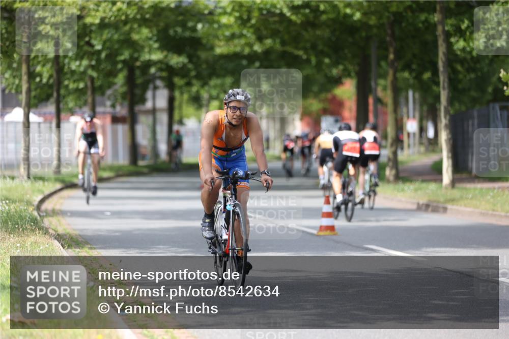 10.08.2025 - GEWOBA Citytriathlon Bremen Yannick Fuchs http://msf.ph/oto/8542634 10.08.2025 12:48:48 Radfahren 564, 578, 616, 621, 627, 630, 649, 655, 657, 687, 717, 788, 793, 857, 876, 897, 932, 1026 meine-sportfotos.de