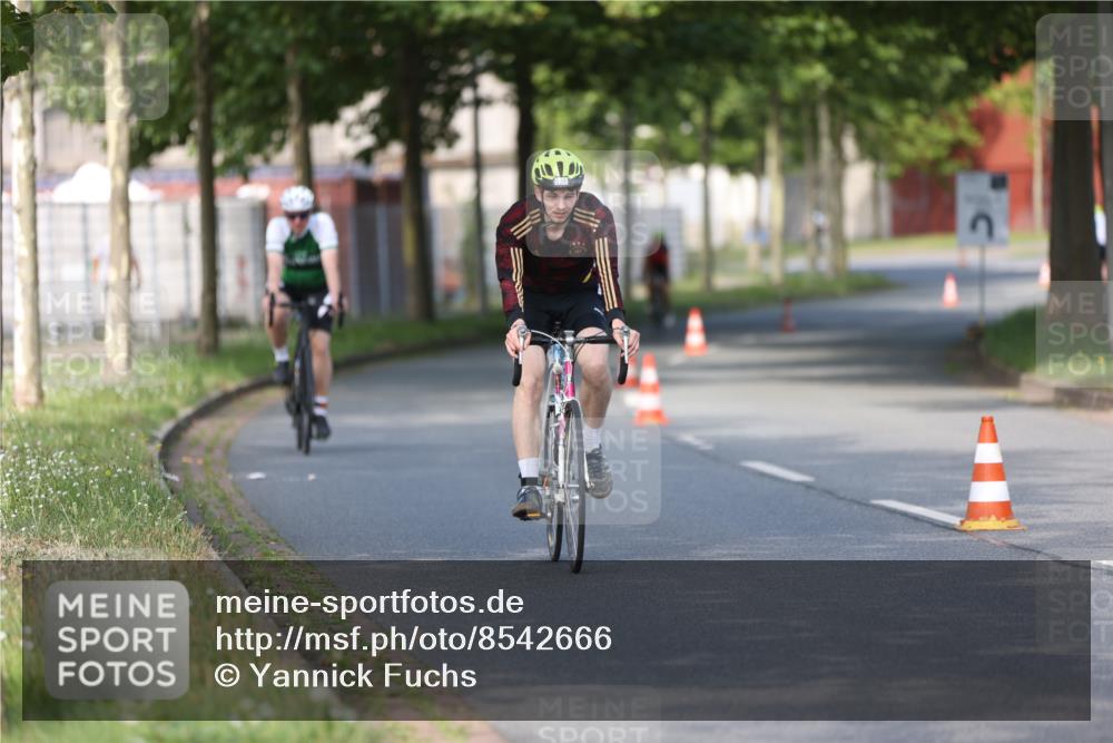 10.08.2025 - GEWOBA Citytriathlon Bremen Yannick Fuchs http://msf.ph/oto/8542666 10.08.2025 10:41:57 Radfahren 3, 9, 41, 177, 223, 395, 410 meine-sportfotos.de