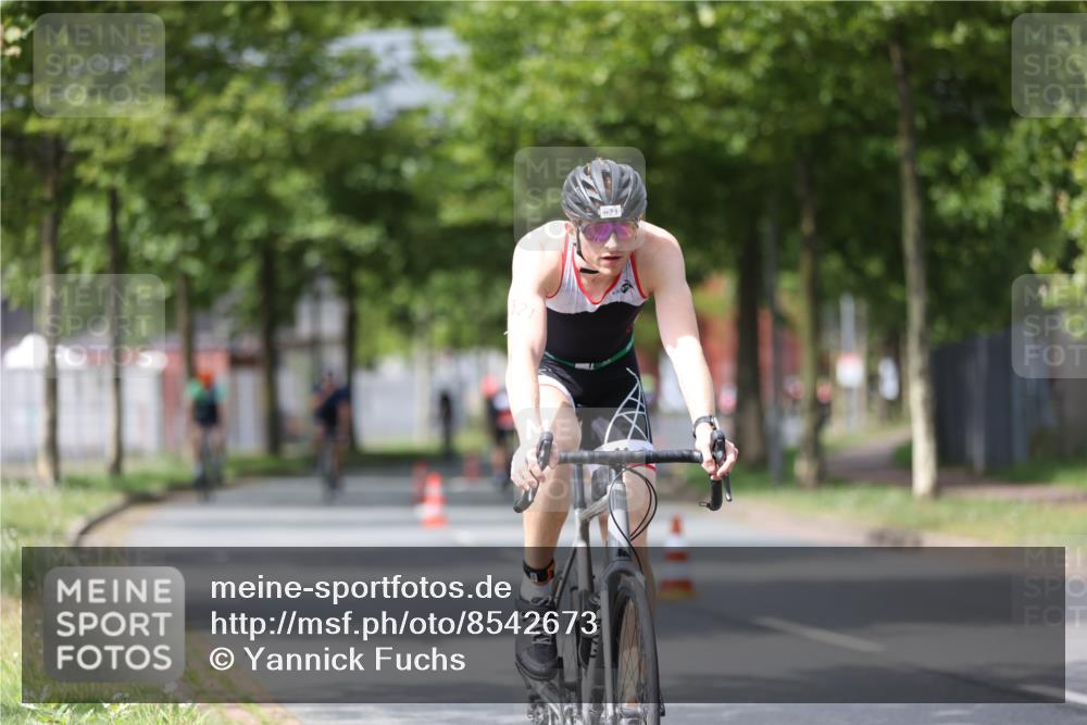 10.08.2025 - GEWOBA Citytriathlon Bremen Yannick Fuchs http://msf.ph/oto/8542673 10.08.2025 12:48:51 Radfahren 564, 578, 616, 621, 627, 630, 641, 649, 655, 657, 682, 687, 717, 788, 793, 857, 863, 876, 897, 932, 1010 meine-sportfotos.de