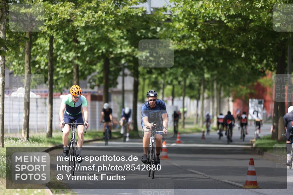 10.08.2025 - GEWOBA Citytriathlon Bremen Yannick Fuchs http://msf.ph/oto/8542680 10.08.2025 12:48:54 Radfahren 564, 578, 616, 621, 627, 641, 649, 655, 657, 682, 687, 717, 788, 793, 857, 863, 897, 932, 1010, 1027 meine-sportfotos.de