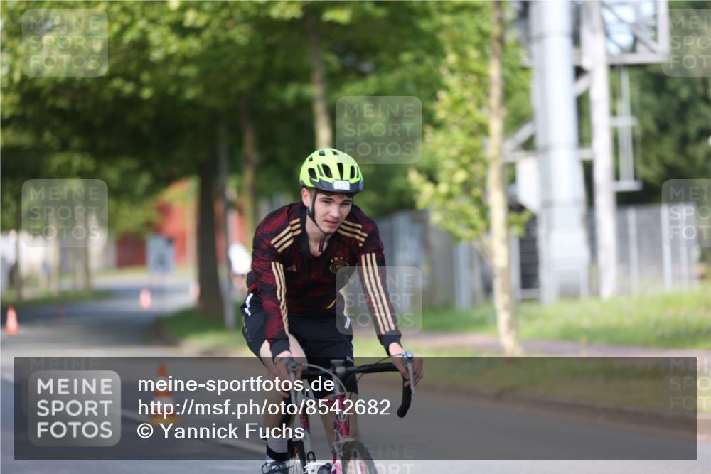 10.08.2025 - GEWOBA Citytriathlon Bremen Yannick Fuchs http://msf.ph/oto/8542682 10.08.2025 10:41:58 Radfahren 3, 9, 41, 177, 223, 395, 410 meine-sportfotos.de