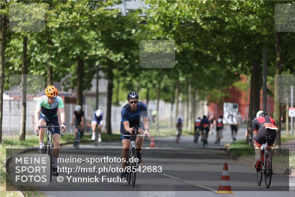 10.08.2025 - GEWOBA Citytriathlon Bremen Yannick Fuchs http://msf.ph/oto/8542683 10.08.2025 12:48:55 Radfahren 578, 616, 621, 627, 641, 649, 655, 657, 682, 687, 717, 788, 793, 857, 863, 897, 932, 950, 1010, 1027 meine-sportfotos.de