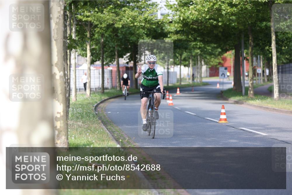 10.08.2025 - GEWOBA Citytriathlon Bremen Yannick Fuchs http://msf.ph/oto/8542688 10.08.2025 10:41:59 Radfahren 9, 41, 177, 223, 395, 410 meine-sportfotos.de