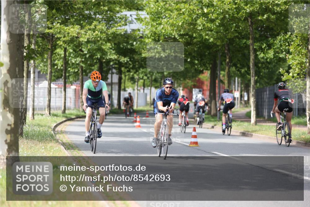 10.08.2025 - GEWOBA Citytriathlon Bremen Yannick Fuchs http://msf.ph/oto/8542693 10.08.2025 12:48:55 Radfahren 578, 616, 621, 627, 641, 649, 655, 657, 682, 687, 717, 788, 793, 857, 863, 897, 932, 950, 1010, 1027 meine-sportfotos.de