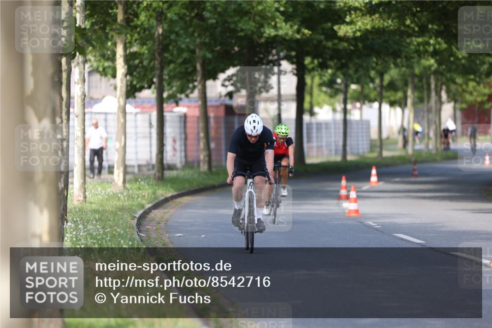 10.08.2025 - GEWOBA Citytriathlon Bremen Yannick Fuchs http://msf.ph/oto/8542716 10.08.2025 10:42:02 Radfahren 9, 41, 177, 223, 410 meine-sportfotos.de