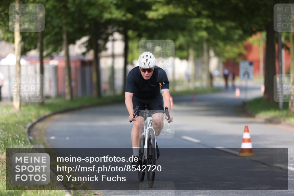 10.08.2025 - GEWOBA Citytriathlon Bremen Yannick Fuchs http://msf.ph/oto/8542720 10.08.2025 10:42:03 Radfahren 9, 41, 177, 223, 410 meine-sportfotos.de