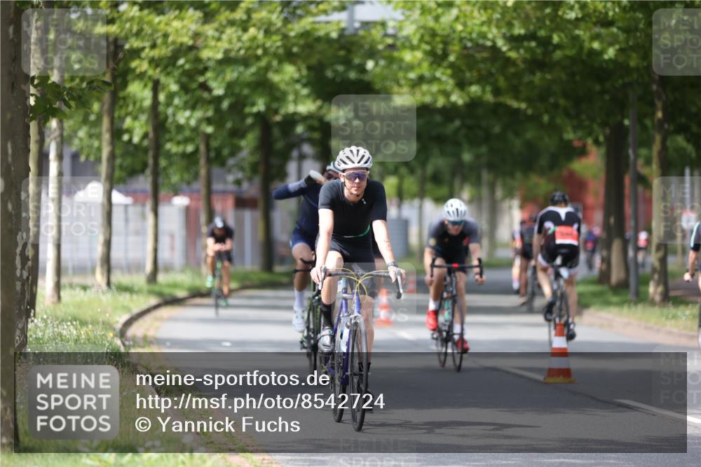 10.08.2025 - GEWOBA Citytriathlon Bremen Yannick Fuchs http://msf.ph/oto/8542724 10.08.2025 12:48:59 Radfahren 578, 621, 641, 649, 655, 682, 788, 863, 932, 950, 1010, 1027 meine-sportfotos.de