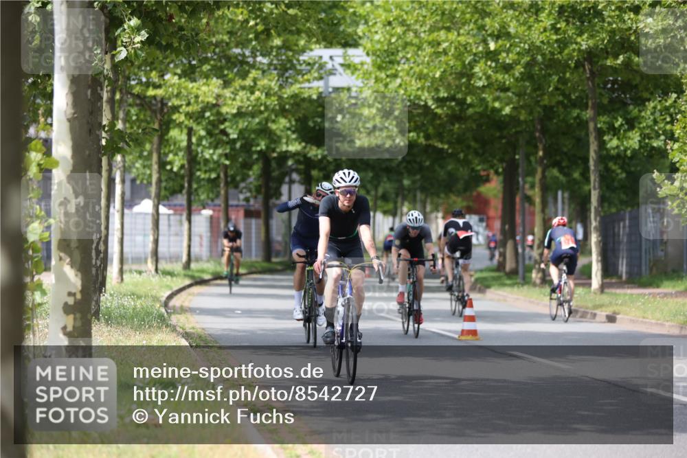 10.08.2025 - GEWOBA Citytriathlon Bremen Yannick Fuchs http://msf.ph/oto/8542727 10.08.2025 12:48:59 Radfahren 578, 621, 641, 649, 655, 682, 788, 863, 932, 950, 1010, 1027 meine-sportfotos.de