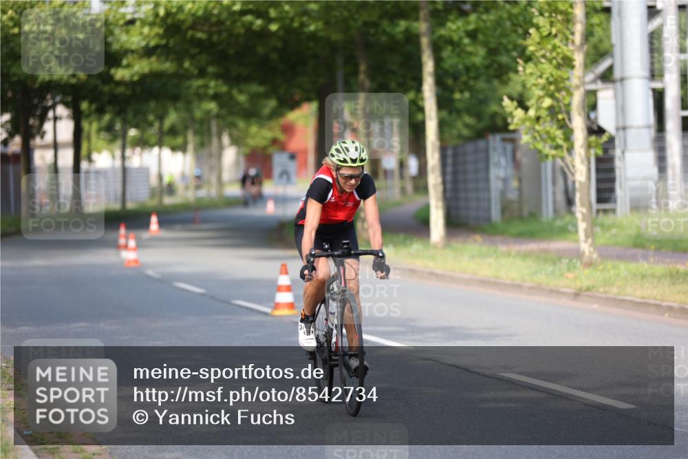 10.08.2025 - GEWOBA Citytriathlon Bremen Yannick Fuchs http://msf.ph/oto/8542734 10.08.2025 10:42:04 Radfahren 9, 41, 131, 177, 223, 410 meine-sportfotos.de
