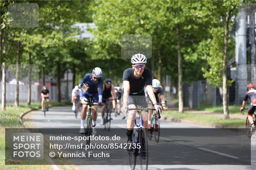 10.08.2025 - GEWOBA Citytriathlon Bremen Yannick Fuchs http://msf.ph/oto/8542735 10.08.2025 12:49:00 Radfahren 578, 621, 641, 649, 655, 682, 788, 863, 932, 950, 1010, 1027 meine-sportfotos.de