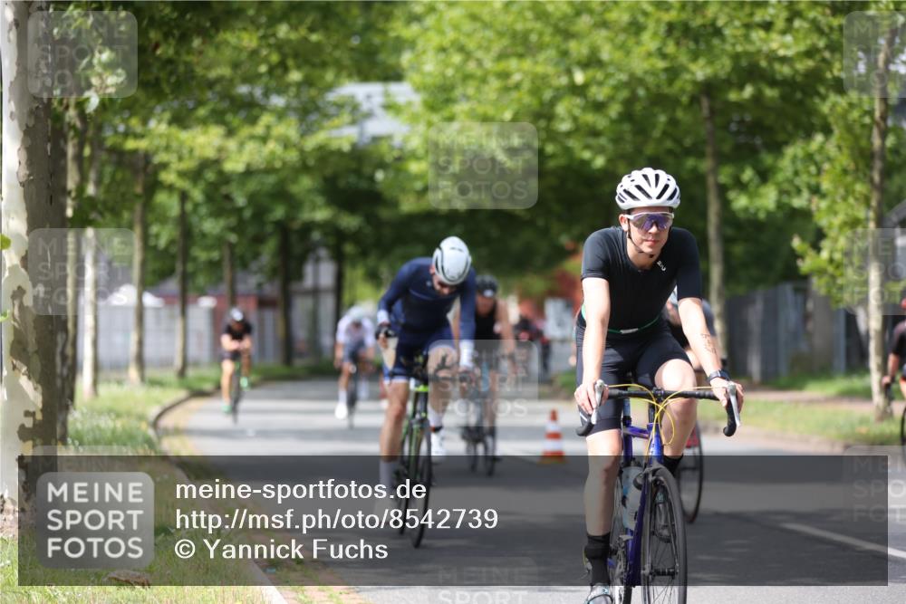 10.08.2025 - GEWOBA Citytriathlon Bremen Yannick Fuchs http://msf.ph/oto/8542739 10.08.2025 12:49:00 Radfahren 578, 621, 641, 649, 655, 682, 788, 863, 932, 950, 1010, 1027 meine-sportfotos.de