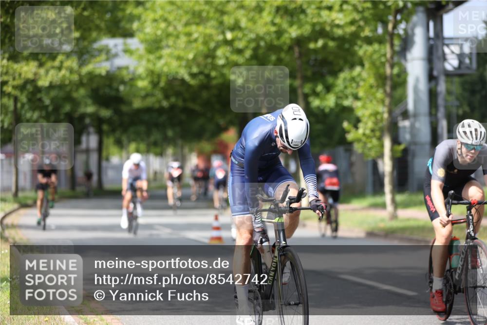 10.08.2025 - GEWOBA Citytriathlon Bremen Yannick Fuchs http://msf.ph/oto/8542742 10.08.2025 12:49:01 Radfahren 578, 621, 641, 649, 655, 682, 788, 863, 932, 950, 1010, 1027 meine-sportfotos.de