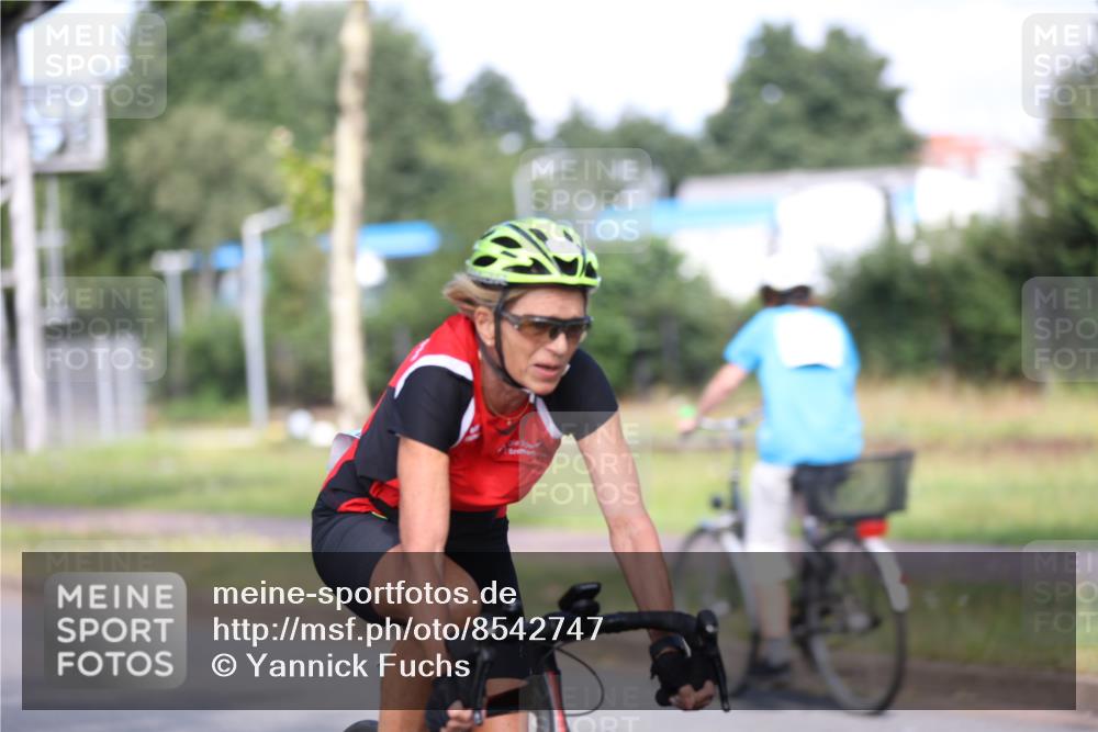 10.08.2025 - GEWOBA Citytriathlon Bremen Yannick Fuchs http://msf.ph/oto/8542747 10.08.2025 10:42:05 Radfahren 41, 131, 177, 223 meine-sportfotos.de