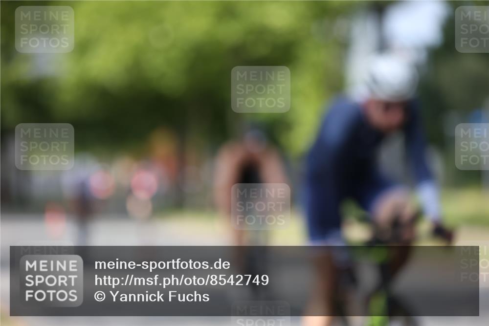 10.08.2025 - GEWOBA Citytriathlon Bremen Yannick Fuchs http://msf.ph/oto/8542749 10.08.2025 12:49:01 Radfahren 578, 621, 641, 649, 655, 682, 788, 863, 932, 950, 1010, 1027 meine-sportfotos.de