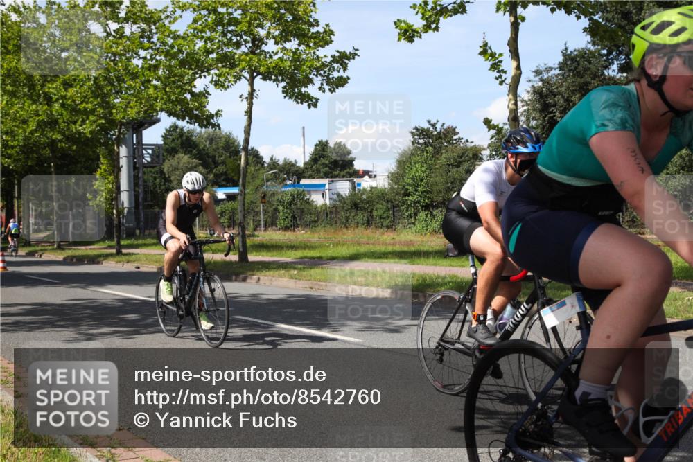 10.08.2025 - GEWOBA Citytriathlon Bremen Yannick Fuchs http://msf.ph/oto/8542760 10.08.2025 14:33:03 Radfahren 14, 15, 37, 82, 93, 118, 122, 207, 357, 387, 473, 501 meine-sportfotos.de