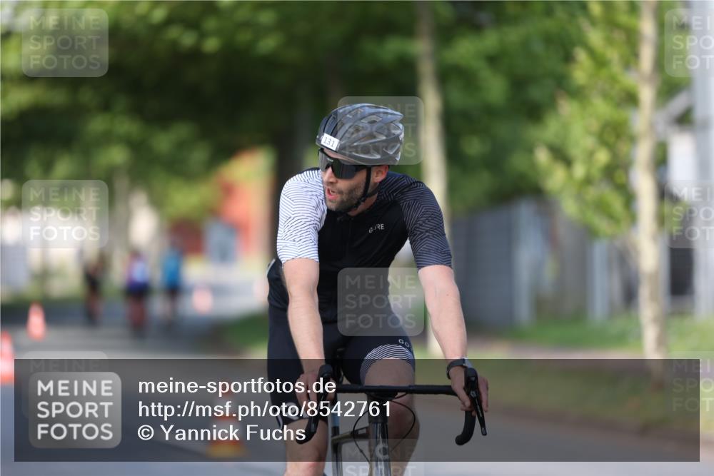 10.08.2025 - GEWOBA Citytriathlon Bremen Yannick Fuchs http://msf.ph/oto/8542761 10.08.2025 10:42:16 Radfahren 25, 41, 131, 167, 189 meine-sportfotos.de