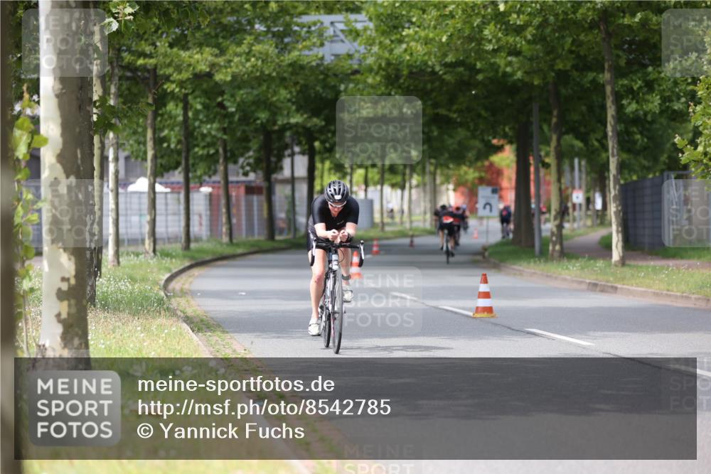 10.08.2025 - GEWOBA Citytriathlon Bremen Yannick Fuchs http://msf.ph/oto/8542785 10.08.2025 12:49:07 Radfahren 578, 641, 649, 682, 788, 840, 863, 950, 1010, 1027 meine-sportfotos.de