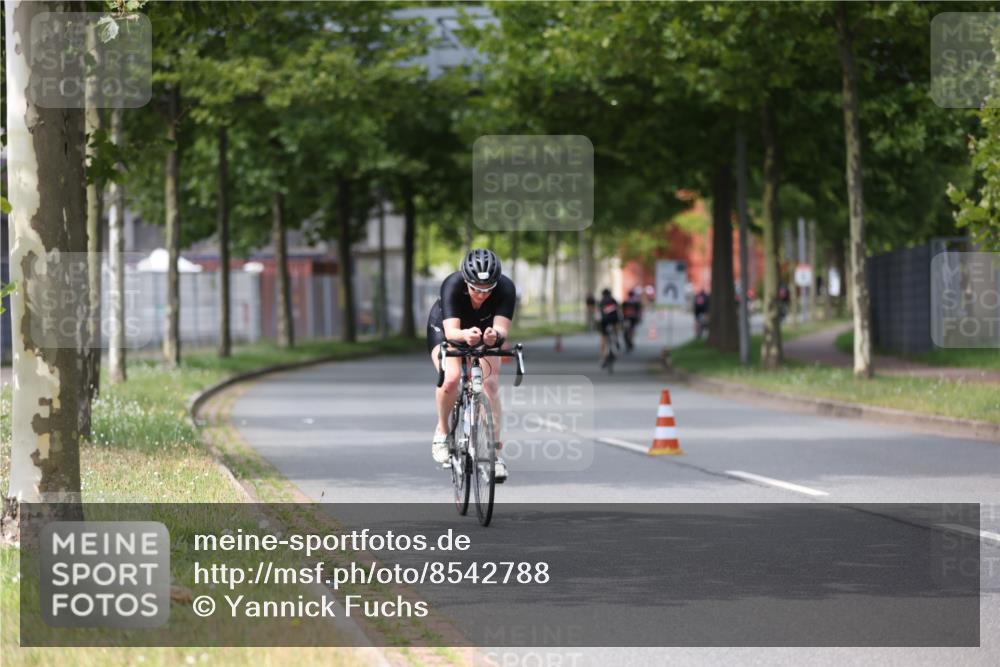 10.08.2025 - GEWOBA Citytriathlon Bremen Yannick Fuchs http://msf.ph/oto/8542788 10.08.2025 12:49:07 Radfahren 578, 641, 649, 682, 788, 840, 863, 950, 1010, 1027 meine-sportfotos.de