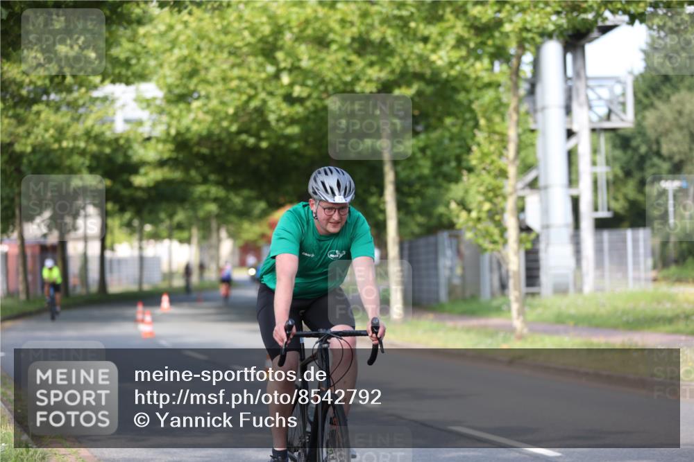 10.08.2025 - GEWOBA Citytriathlon Bremen Yannick Fuchs http://msf.ph/oto/8542792 10.08.2025 10:42:19 Radfahren 25, 89, 131, 167, 189 meine-sportfotos.de