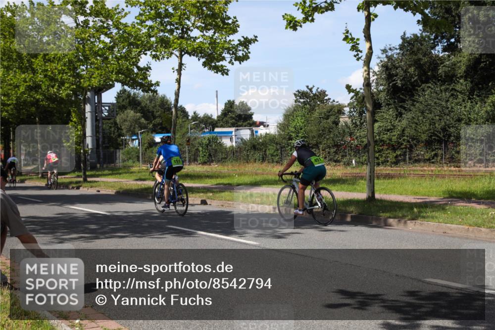 10.08.2025 - GEWOBA Citytriathlon Bremen Yannick Fuchs http://msf.ph/oto/8542794 10.08.2025 14:33:07 Radfahren 14, 37, 93, 122, 207, 357, 387, 473, 501 meine-sportfotos.de