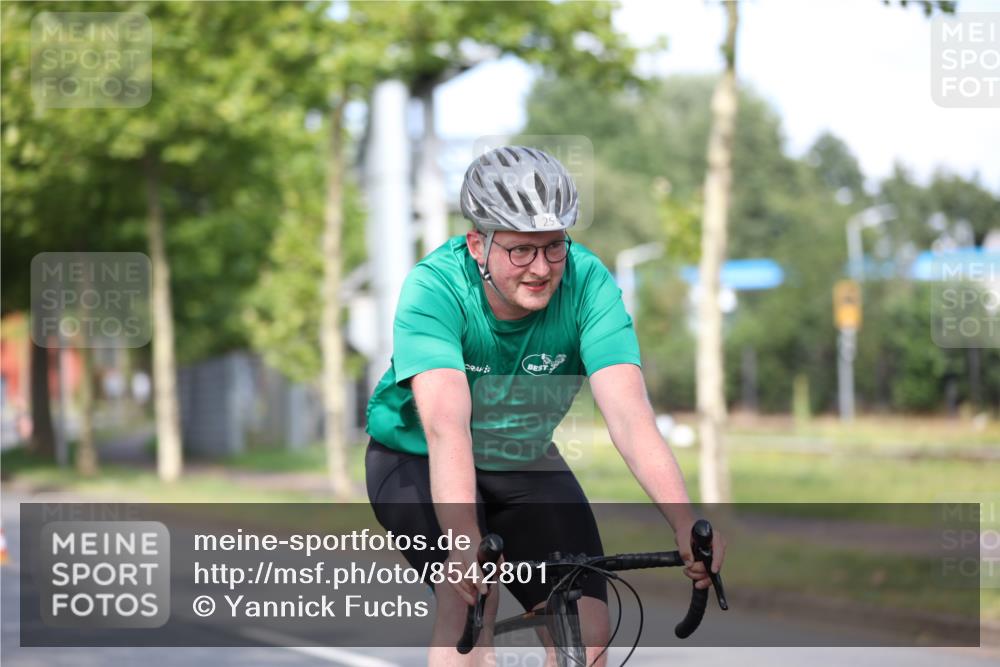 10.08.2025 - GEWOBA Citytriathlon Bremen Yannick Fuchs http://msf.ph/oto/8542801 10.08.2025 10:42:19 Radfahren 25, 89, 131, 167, 189 meine-sportfotos.de
