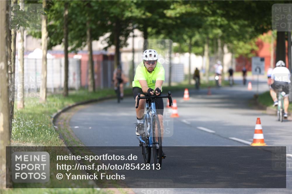 10.08.2025 - GEWOBA Citytriathlon Bremen Yannick Fuchs http://msf.ph/oto/8542813 10.08.2025 10:42:23 Radfahren 13, 25, 89, 131, 167, 175, 189, 199 meine-sportfotos.de
