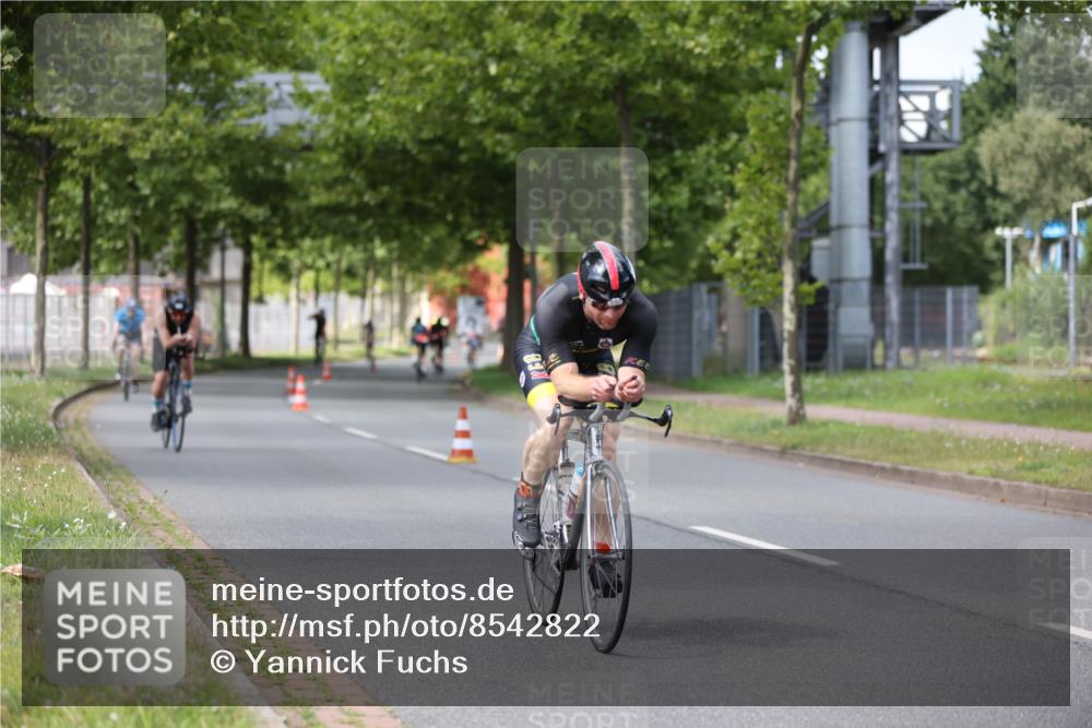 10.08.2025 - GEWOBA Citytriathlon Bremen Yannick Fuchs http://msf.ph/oto/8542822 10.08.2025 12:49:18 Radfahren 593, 774, 806, 840, 888, 942, 950, 1027 meine-sportfotos.de