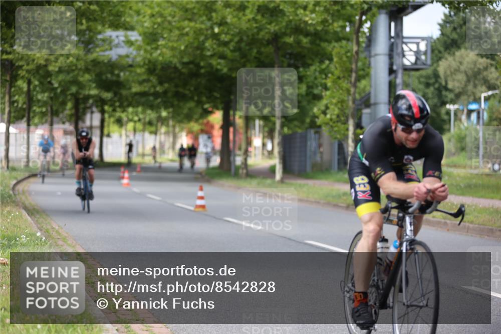 10.08.2025 - GEWOBA Citytriathlon Bremen Yannick Fuchs http://msf.ph/oto/8542828 10.08.2025 12:49:18 Radfahren 593, 774, 806, 840, 888, 942, 950, 1027 meine-sportfotos.de