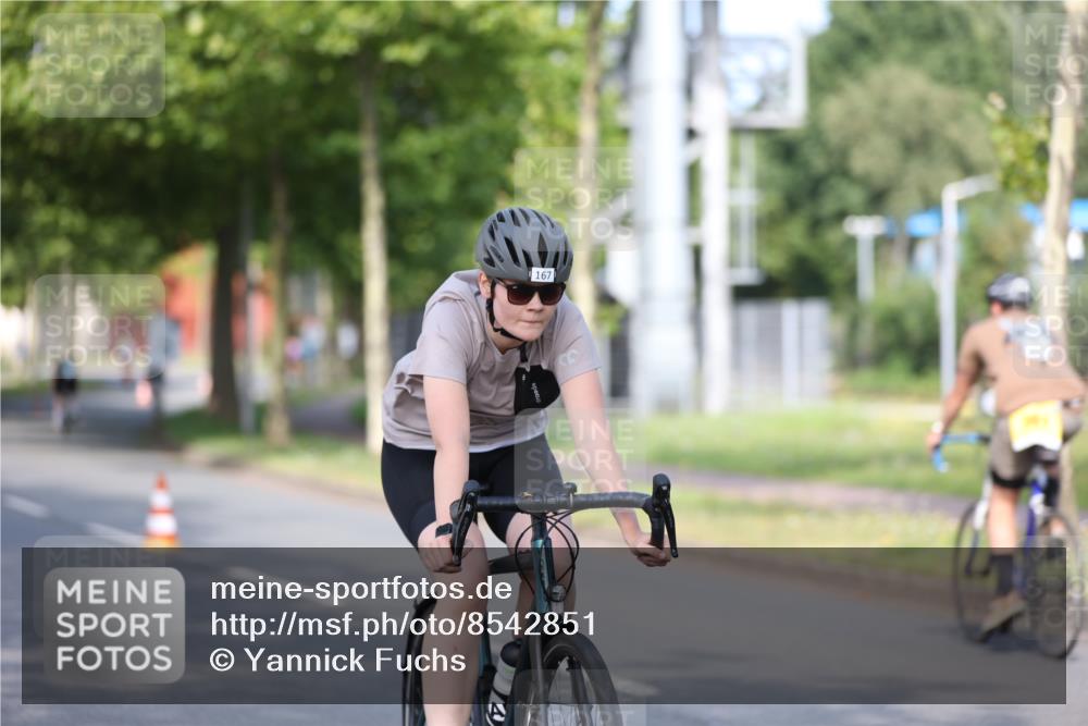 10.08.2025 - GEWOBA Citytriathlon Bremen Yannick Fuchs http://msf.ph/oto/8542851 10.08.2025 10:42:30 Radfahren 13, 17, 25, 89, 167, 175, 189, 199 meine-sportfotos.de