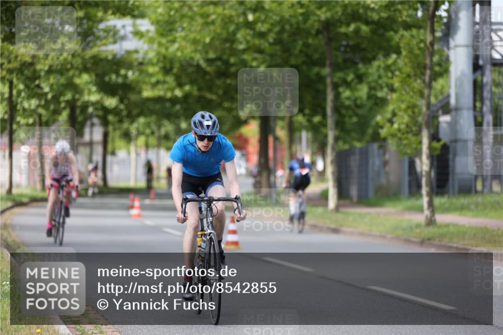 10.08.2025 - GEWOBA Citytriathlon Bremen Yannick Fuchs http://msf.ph/oto/8542855 10.08.2025 12:49:22 Radfahren 560, 593, 702, 774, 806, 840, 841, 888, 942 meine-sportfotos.de