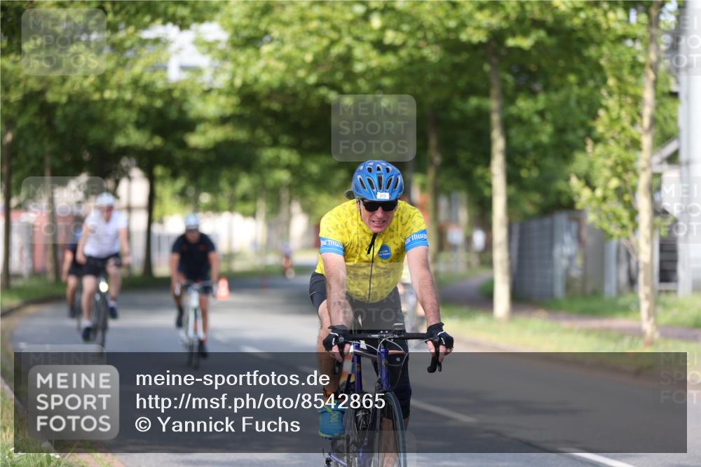 10.08.2025 - GEWOBA Citytriathlon Bremen Yannick Fuchs http://msf.ph/oto/8542865 10.08.2025 10:42:33 Radfahren 13, 17, 89, 167, 175, 189, 199 meine-sportfotos.de