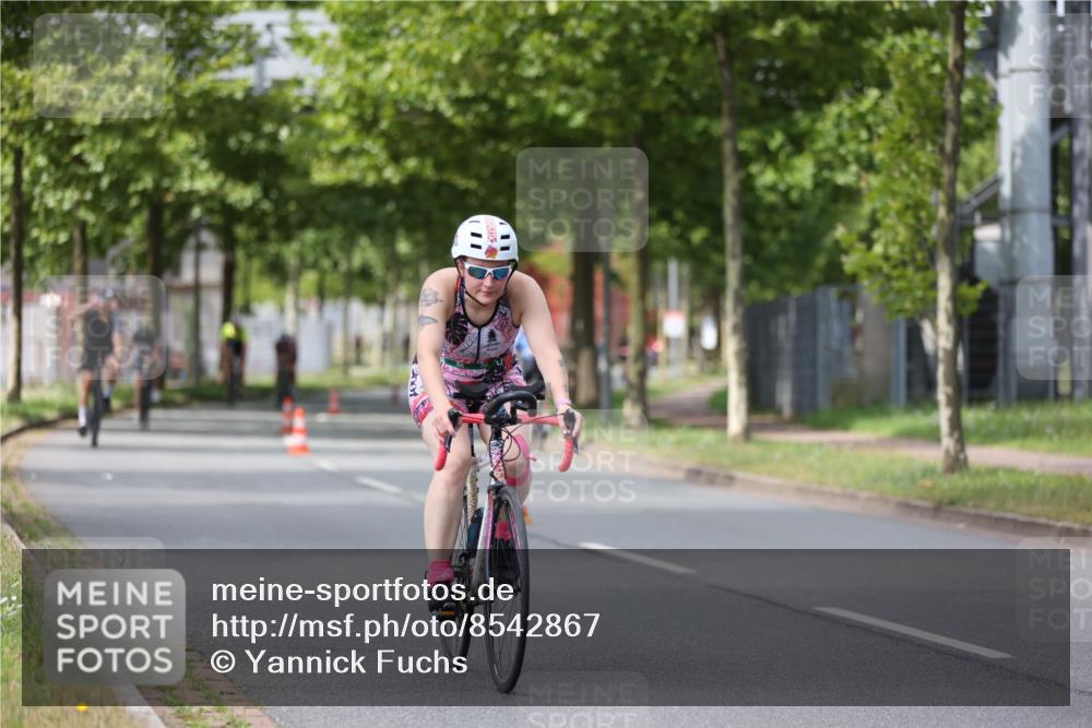 10.08.2025 - GEWOBA Citytriathlon Bremen Yannick Fuchs http://msf.ph/oto/8542867 10.08.2025 12:49:23 Radfahren 560, 593, 702, 774, 806, 840, 841, 888, 942 meine-sportfotos.de