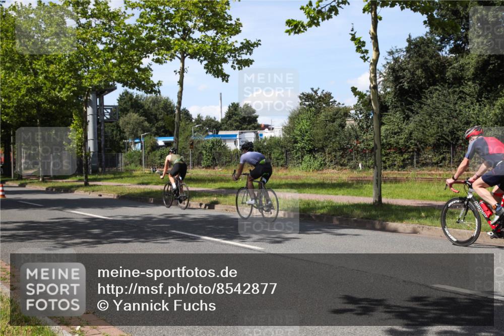 10.08.2025 - GEWOBA Citytriathlon Bremen Yannick Fuchs http://msf.ph/oto/8542877 10.08.2025 14:33:23 Radfahren 2, 74, 93, 138, 207, 440, 473, 518, 519 meine-sportfotos.de