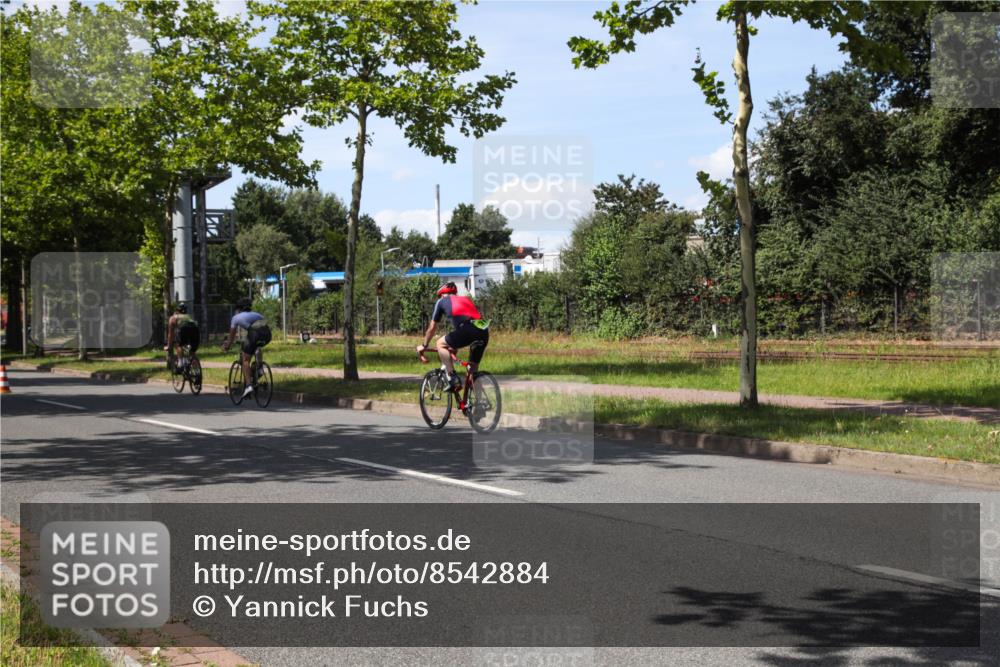 10.08.2025 - GEWOBA Citytriathlon Bremen Yannick Fuchs http://msf.ph/oto/8542884 10.08.2025 14:33:23 Radfahren 2, 74, 93, 138, 207, 440, 473, 518, 519 meine-sportfotos.de