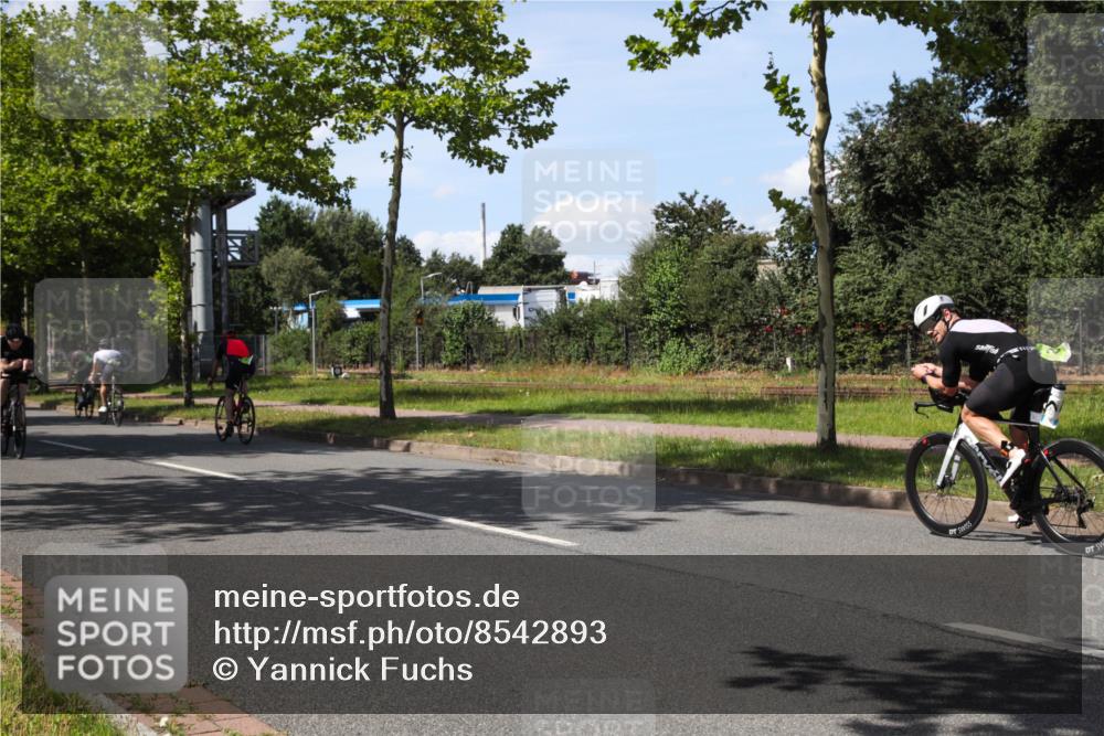 10.08.2025 - GEWOBA Citytriathlon Bremen Yannick Fuchs http://msf.ph/oto/8542893 10.08.2025 14:33:25 Radfahren 2, 74, 138, 207, 440, 518, 519 meine-sportfotos.de
