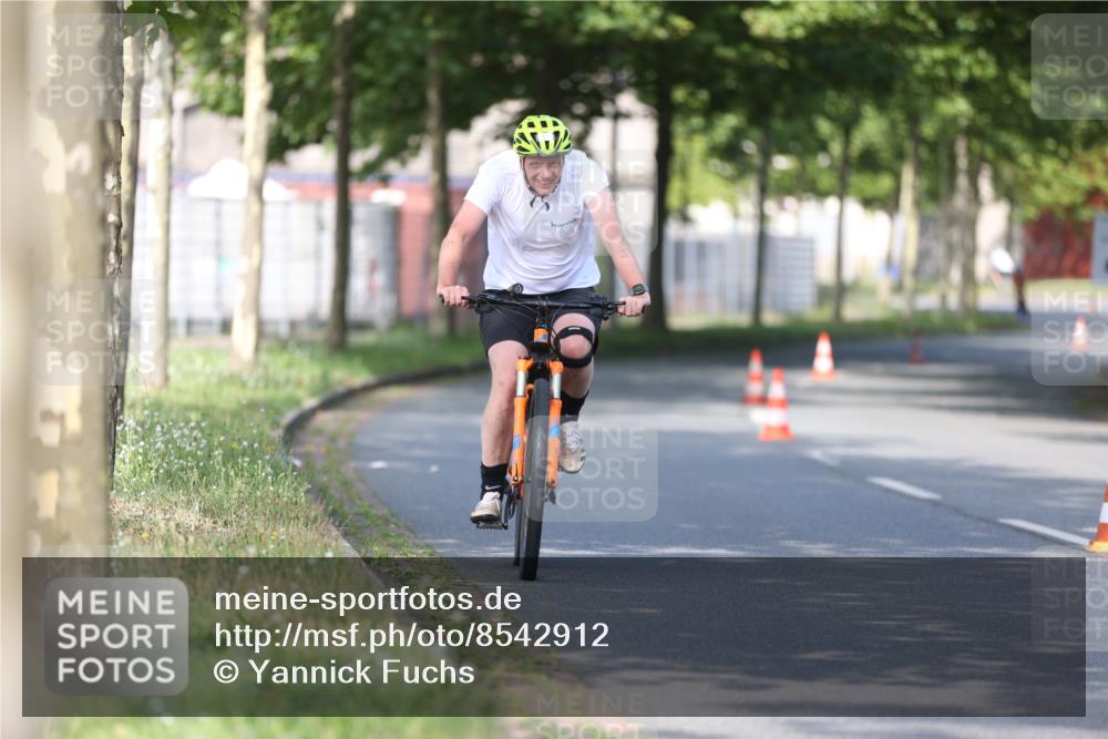 10.08.2025 - GEWOBA Citytriathlon Bremen Yannick Fuchs http://msf.ph/oto/8542912 10.08.2025 10:42:45 Radfahren 13, 17, 175, 199 meine-sportfotos.de