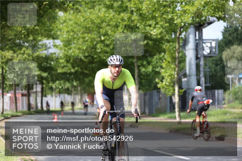 10.08.2025 - GEWOBA Citytriathlon Bremen Yannick Fuchs http://msf.ph/oto/8542926 10.08.2025 12:49:31 Radfahren 560, 593, 637, 702, 715, 774, 806, 840, 841, 873, 888, 922, 942 meine-sportfotos.de