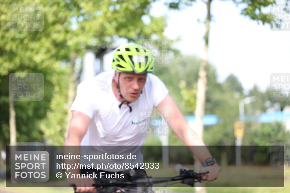 10.08.2025 - GEWOBA Citytriathlon Bremen Yannick Fuchs http://msf.ph/oto/8542933 10.08.2025 10:42:47 Radfahren 17, 175, 199, 438 meine-sportfotos.de