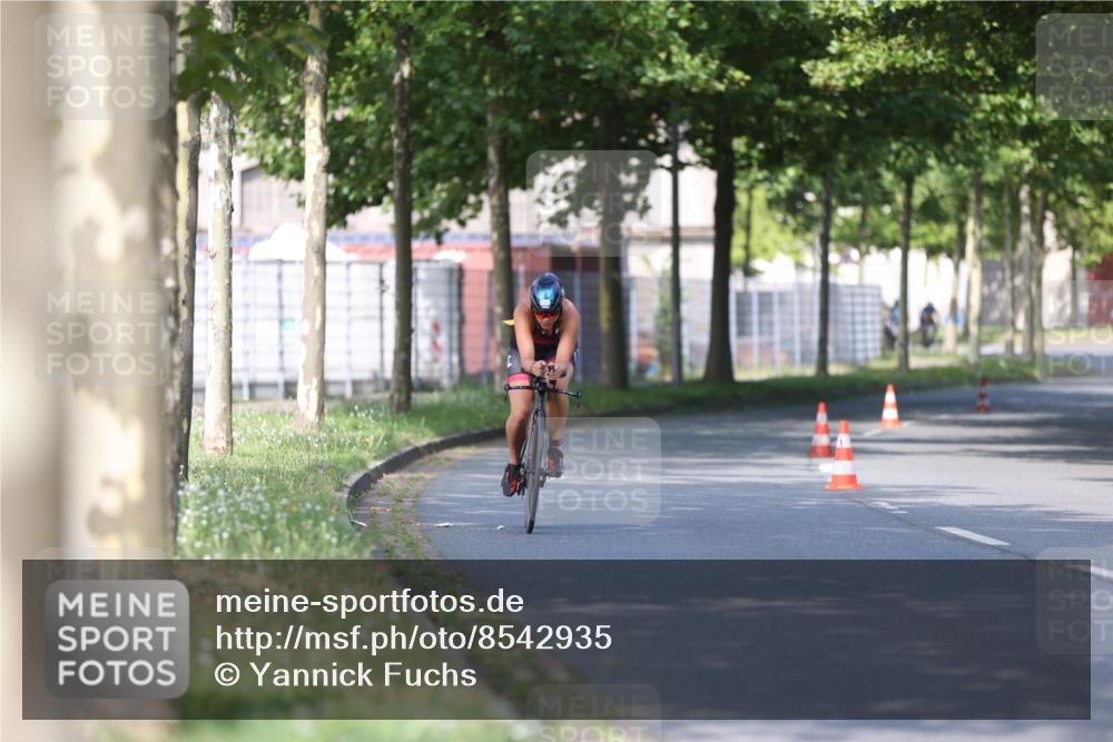 10.08.2025 - GEWOBA Citytriathlon Bremen Yannick Fuchs http://msf.ph/oto/8542935 10.08.2025 10:42:58 Radfahren 149, 438 meine-sportfotos.de