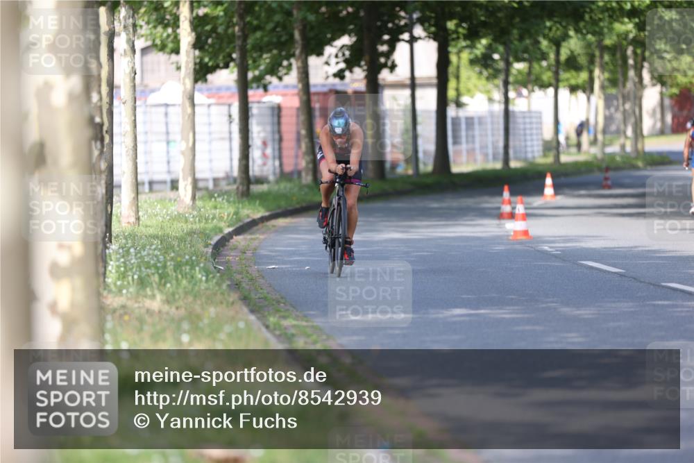 10.08.2025 - GEWOBA Citytriathlon Bremen Yannick Fuchs http://msf.ph/oto/8542939 10.08.2025 10:42:58 Radfahren 149, 438 meine-sportfotos.de
