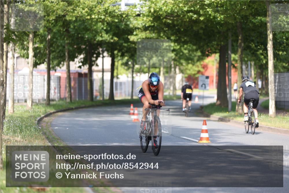 10.08.2025 - GEWOBA Citytriathlon Bremen Yannick Fuchs http://msf.ph/oto/8542944 10.08.2025 10:43:00 Radfahren 149, 438 meine-sportfotos.de